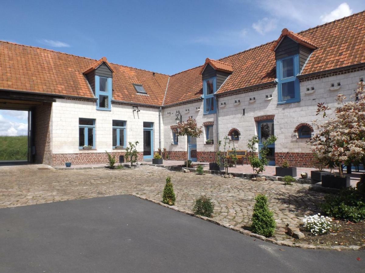 Le Gite Des Menhirs Mont-Saint-Eloi Exterior photo